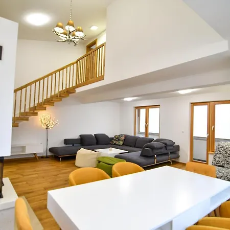 Apartman Mountain Top Deluxe + Free Garage Parking