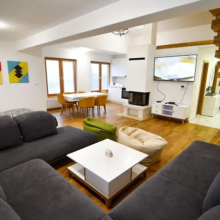 Apartman Mountain Top Deluxe + Free Garage Parking *
