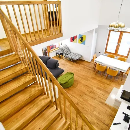 Mountain Top Deluxe + Free Garage Parking Apartman *
